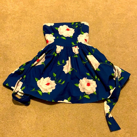 Abercrombie & Fitch Dresses & Skirts - Abercrombie & Fitch strapless cotton dress
